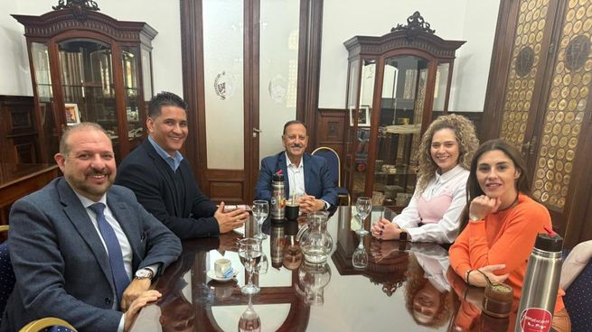 Ricardo Quintela, junto a los diputados del bloque Coherencia.