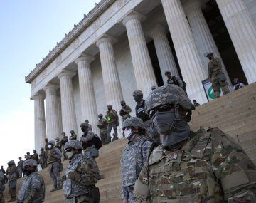 Desafiante despliegue de la Guardia Nacional por las protestas por el crimen de George Floyd en Washington D.C