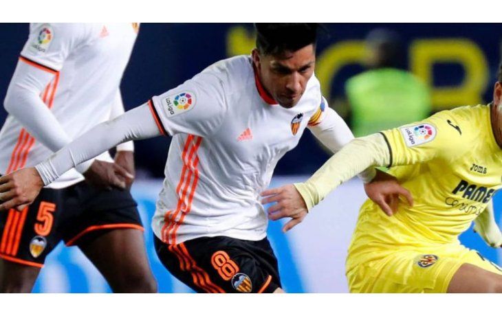 Enzo Pérez quiere jugar en River, pero Valencia quiere venderlo en Europa.