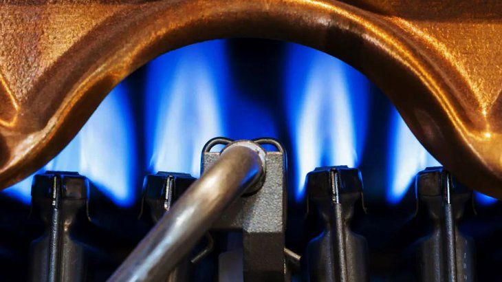 LAS empresas productoras, distribuidoras y subdistribuidoras que participan del plan deberán adecuar en un plazo de cinco días sus contratos. LAS empresas productoras, distribuidoras y subdistribuidoras que participan del plan deberán adecuar en un plazo de cinco días sus contratos.