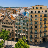 La Casa Batlló, la obra maestra de Gaudí sin una sola línea recta que fue declarada Patrimonio de la Humanidad por la UNESCO La Casa Batlló, la obra maestra de Gaudí sin una sola línea recta que fue declarada Patrimonio de la Humanidad por la UNESCO