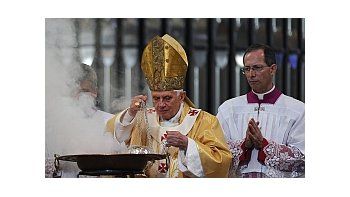 Benedicto XVI llamó a los Estados a defender la institución familiar
