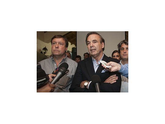 Otros tiempos. El senador Pichetto junto a gobernador Weretilnek.