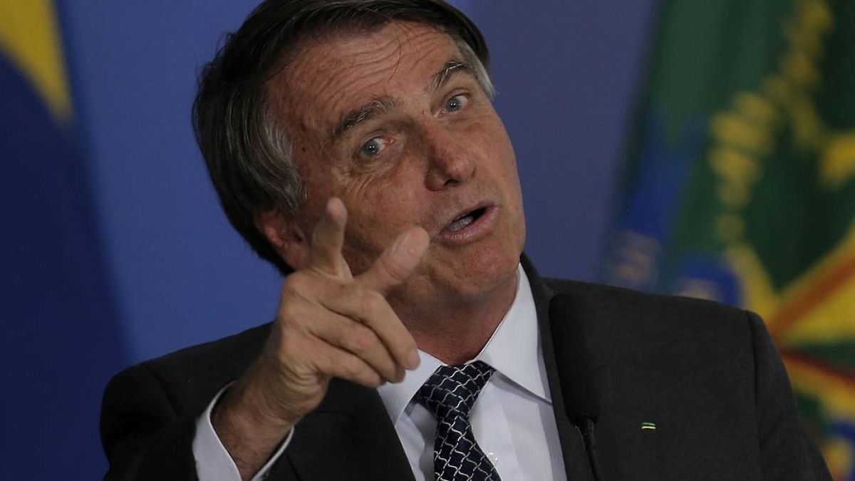 Police investigate whether Bolsonaro used digital militias to spread false news