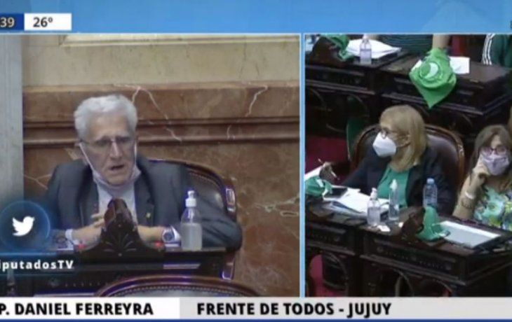 Estoy recibiendo todo tipo de amenazas en lo personal, que no me preocupan, pero llamaron a lo de mi hija en la mañana de hoy, reveló el diputado.&nbsp;