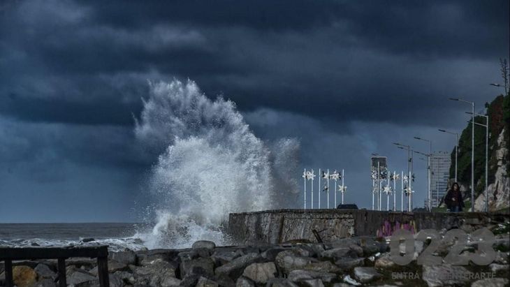 El temporal dejó calles anegadas, daños en la zona costera y una serie de imágenes impactantes en la ciudad balnearia. El temporal dejó calles anegadas, daños en la zona costera y una serie de imágenes impactantes en la ciudad balnearia.
