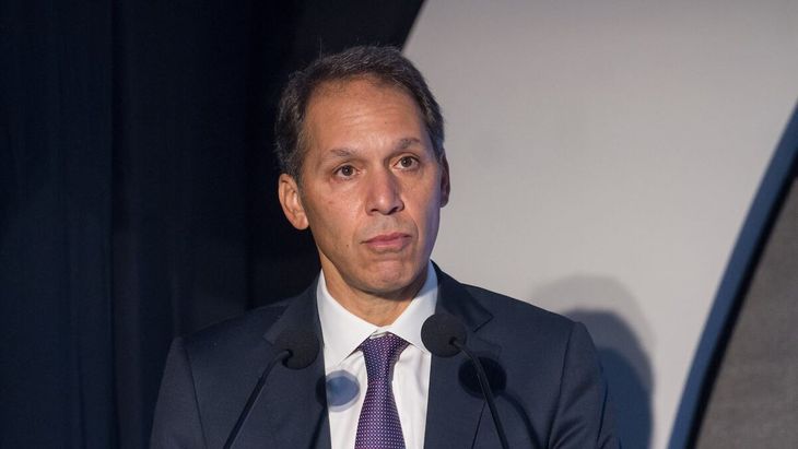 Se casó con una hija de Carlos Slim Helú, se ganó la confianza de su suegro y ahora es uno de los hombres más influyentes de América Móvil Se casó con una hija de Carlos Slim Helú, se ganó la confianza de su suegro y ahora es uno de los hombres más influyentes de América Móvil