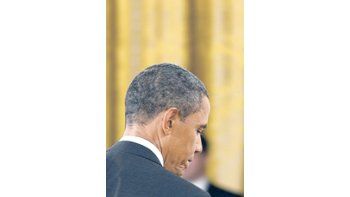 El día posterior a la derrota del Partido Demócrata, Barack Obama lució abatido y por momentos irritado ante los periodistas que convocó para una conferencia de prensa. La elección de mitad de mandato fue una paliza, señaló.