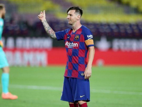 Messi convirtió su gol 700, pero la fiesta no fue completa en Barcelona.