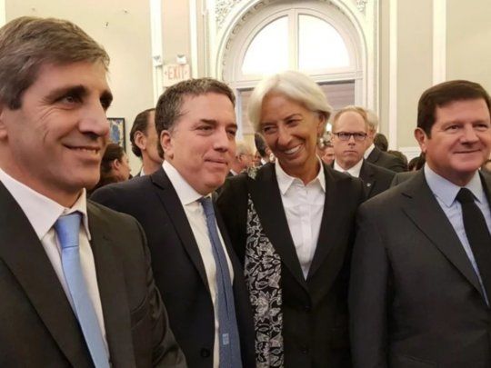 Caputo y Dujovne, junto a la extitular del FMI, Christine Lagarde.