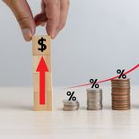 La política monetaria contractiva para controlar la inflación tiene su impacto en la competitividad y en la actividad económica. La política monetaria contractiva para controlar la inflación tiene su impacto en la competitividad y en la actividad económica.