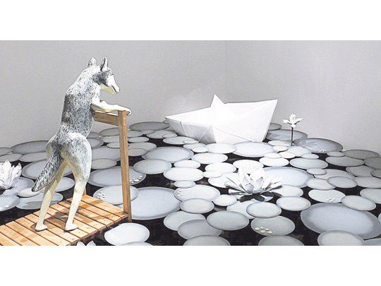 CABUTTI. “¡Mirá cuántos barcos navegan aún” (2008), de Marcela Cabutti, integra la muestra “El museo de los mundos imaginarios”, que puede visitarse en el Centro Cultural Recoleta.