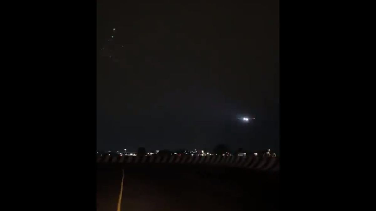 a plane had to abort the landing to avoid crashing with another in Mexico