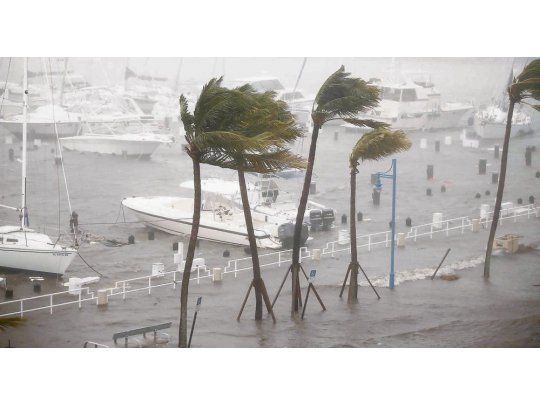 Tormenta. El paso de la tormenta mantuvo a todo Estados Unidos en vilo. Al cierre de esta edición, la fuerza del huracán se desvanecía. Se preparaban para la llegada de otro ciclón.