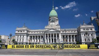Procesaron a 12 integrantes de Greenpeace por irrumpir en el Congreso.