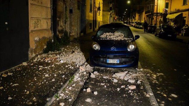 Un fuerte terremoto sacudió a Nápoles.&nbsp;