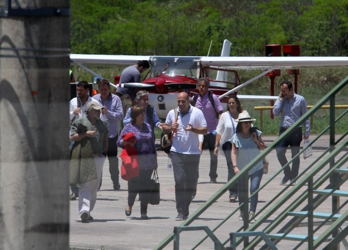 Cambiemos llegó con 15 aviones privados en Jujuy (foto 8)