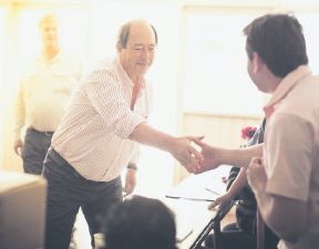 Todos los protagonistas de la elección clave de ayer en el momento de votar (foto 7)