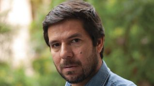 Renato Cisneros, autor de la novela El mundo que vimos arder