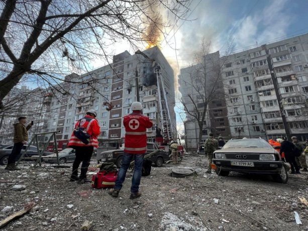 Russia carried out an intense air attack against kyiv in the last hours, leaving a balance of at least eight people killed and about 70 wounds. Russia carried out an intense air attack against kyiv in the last hours, leaving a balance of at least eight people killed and about 70 wounds.