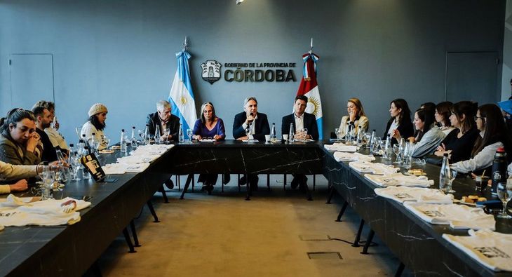 La semana pasada, Martín Llaryora encabezó un encuentro con representantes de instituciones que trabajan con personas con discapacidad. La semana pasada, Martín Llaryora encabezó un encuentro con representantes de instituciones que trabajan con personas con discapacidad.
