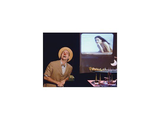 En «Top top top», el talentoso clown Marcelo Katz introduce al público en una suerte de autobiografía donde lo verdadero y lo falso se alimentan mutuamente en un recorrido alegre y enternecedor.