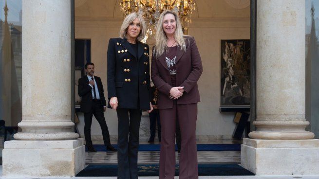 Karina Milei con la primera dama de Francia, Brigitte Macron.