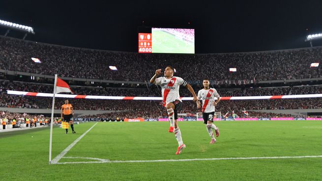 River se impuso a Gimnasia con un Juanfer inspirado.