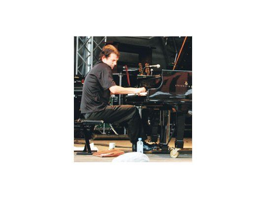 Después de presentarse en Rosario, el afamado pianista de jazz Brad Mehldau toca esta noche en el Gran Rex porteño.