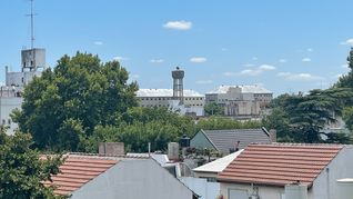 Vista del penal de Villa Devoto que será relocalizado. Imagen desde un departamento ubicado sobre Avenida Beiró y Marcos Paz, un reclamo histórico de los vecinos Vista del penal de Villa Devoto que será relocalizado. Imagen desde un departamento ubicado sobre Avenida Beiró y Marcos Paz, un reclamo histórico de los vecinos