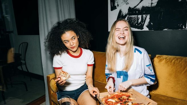 El superalimento que es ideal para comer en la pizza y que combate el insomnio