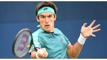 Mayer arrancó con un buen triunfo en la tierra de Federer