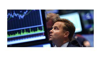 Wall St. operó en alza por acuerdos empresariales