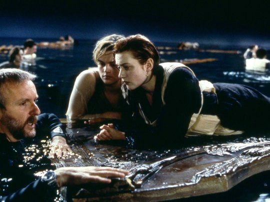 james-cameron-kate-winslet-leonardo-dicaprio.jpg