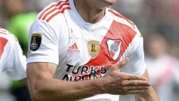 La relación entre River y Adidas está en jaque.