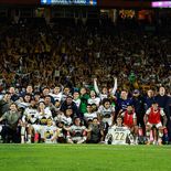 Pumas le ganó a Pachuca y el plantel completo festeja haber quedado tras el partido en lo más alto de la Tabla General, Después el festejo fue total en el avión pues Chivas no pasó del empate. Con el triunfo de los Universitario habrá clásico capitalino en la Liguilla entre Pumas y América. Pumas le ganó a Pachuca y el plantel completo festeja haber quedado tras el partido en lo más alto de la Tabla General, Después el festejo fue total en el avión pues Chivas no pasó del empate. Con el triunfo de los Universitario habrá clásico capitalino en la Liguilla entre Pumas y América.