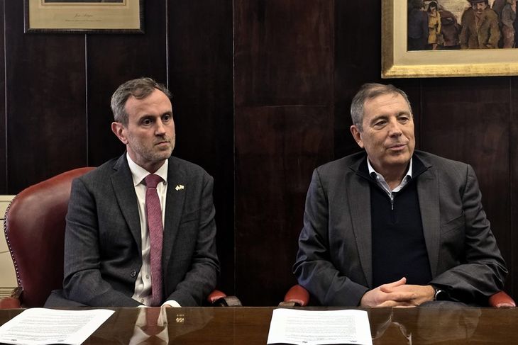 El ministro Gabriel Oddone destacó la oportunidad de generar inversiones de Reino Unido en Uruguay. El ministro Gabriel Oddone destacó la oportunidad de generar inversiones de Reino Unido en Uruguay.