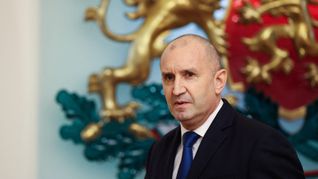 Rumen Radev renunció a la presidencia de Bulgaria. Rumen Radev renunció a la presidencia de Bulgaria.