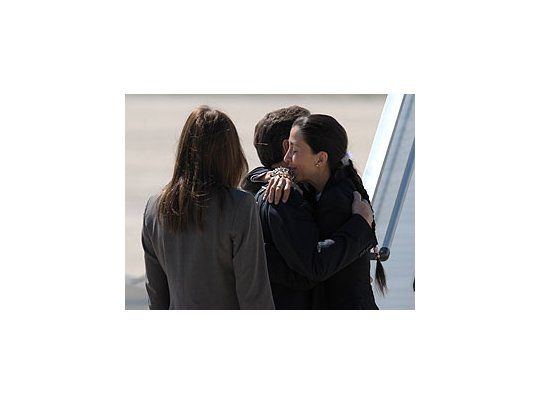 Betancourt al ser recibida por Sarkozy: Le debo la vida a Francia