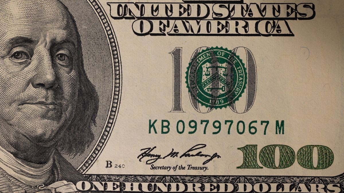 Dollar in the world closed at a maximum in three weeks after the Fed statement