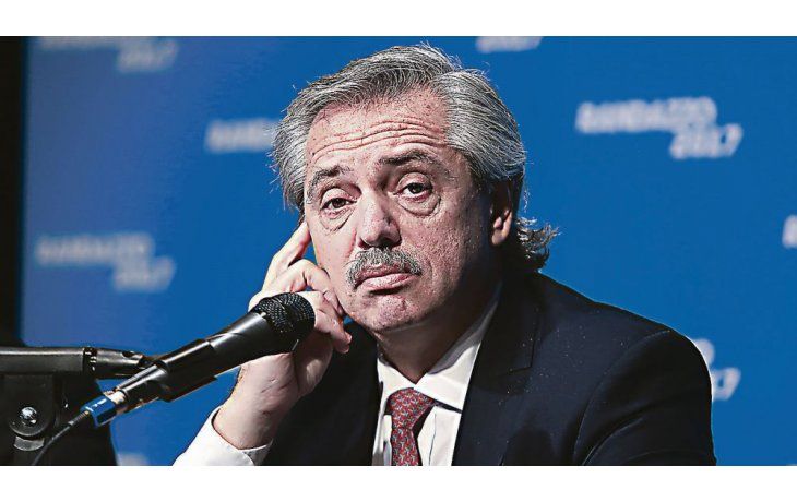 ámbito.com | Confusión. Tras presentar avales, quien habló con los medios no fue Florencio Randazzo, sino su flamante jefe de campaña, Alberto Fernández.