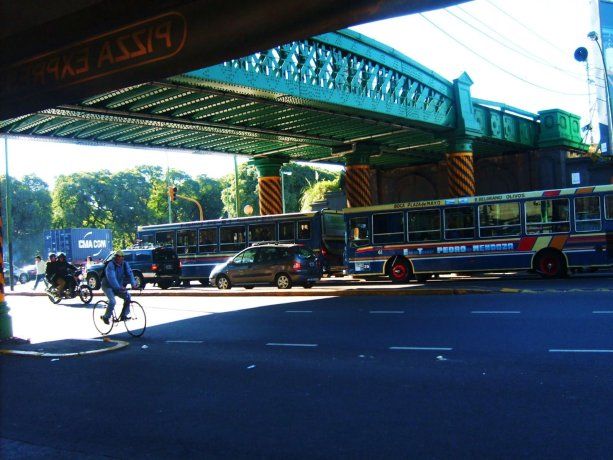 El Puene Pacífico está ubicado en Avenida Juan B Justo y Santa Fe.