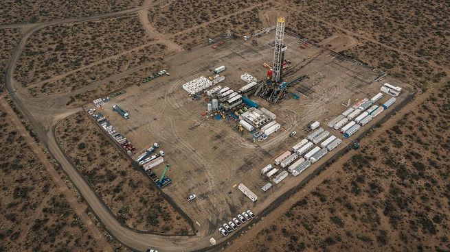 La compañía proyecta multiplicar entre tres y cuatro veces su producción actual en el país, pasando de unos 1.500 barriles diarios a un rango de entre 5.000 y 6.000 barriles hacia fines de este año.