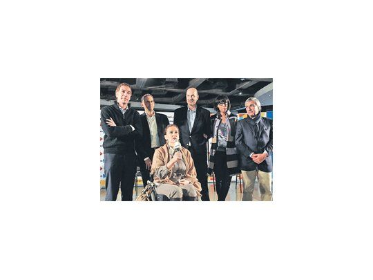 Gabriela Michetti, Diego Santilli, Sergio Bergman, Federico Sturzenegger, Laura Alonso y Álvaro González, candidatos del PRO, ayer en la presentación de la lista que encabezó Mauricio Macri.