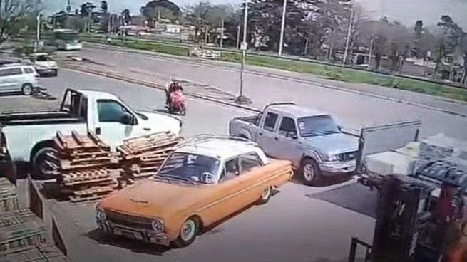 El accidente ocurrió en Merlo y se cobró la vida de una mujer policia.