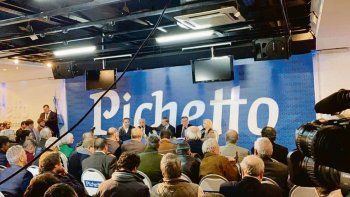 ¿nace el pichettismo?. Humberto Roggero, Chicho Basile y Mabel Müller animaron el encuentro del Peronismo Republicano en un local de avenida Belgrano que buscará expandirse a nivel nacional.