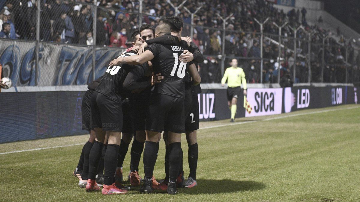 Independiente extendió su buen momento del torneo en la Copa Argentina