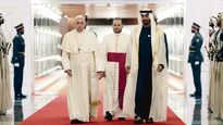 LLEGADA.&nbsp; El Papa fue recibido por el príncipe heredero Mohammed bin Zayed Al Nahyan.