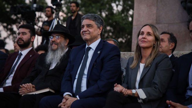 Jorge Macri estuvo presente en la Plaza República Oriental del Uruguay.