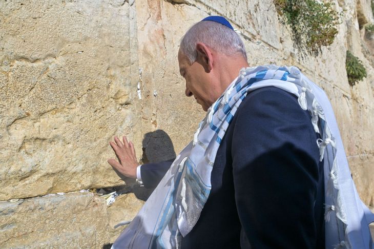 Benjamin Netanyahu's government must approve the understanding before its formal signing in Egypt. Benjamin Netanyahu's government must approve the understanding before its formal signing in Egypt.